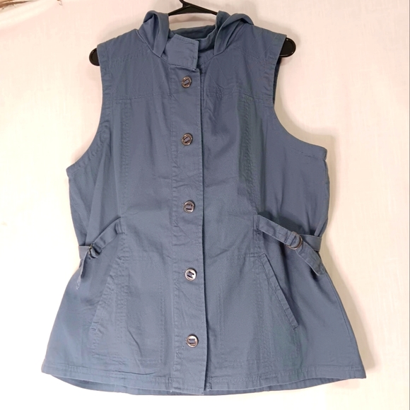 Hooded vest, Maurices size XL, new without tag. - Picture 5 of 17